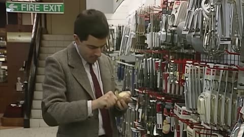 Funny video Mr Bean In Shopping mall