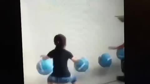Now that's how to bounce some balls!