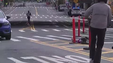 Lead runner Daniel Do Nascimento in New York City marathon collapses 21 miles into the race