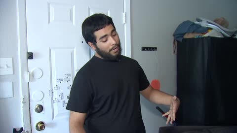 Texas man Describes Firing at Fake Maintenance Workers Who Tried to Break Through his Apt Door