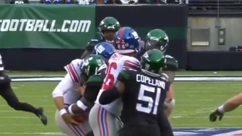 Jamal Adams really just took the ball from Daniel Jones😂 #fyp #foryou #sports