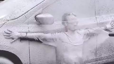 A high-pressure car washing gun and a high-foam watering can