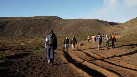 HIKE TO AN ACTIVE VOLCANO