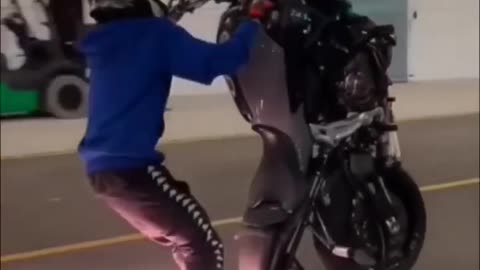 Dangerous Bike Stunt 😱😱🔥|respect