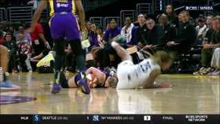 Samuelson's HEAD Gets Landed On During Loose Ball | L.A. Sparks vs Minnesota Lynx