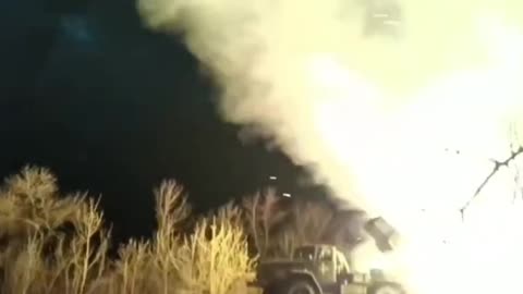 TOS-1A fire thrower demonstration video Ukraine Russia war April 2023