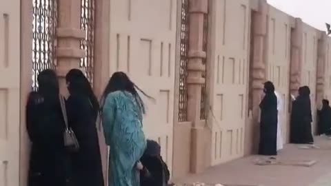 In saudi arabia women are not allowed to visit cemeteries.