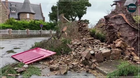 Storm Ciarán carnage pummels and smashes British homes
