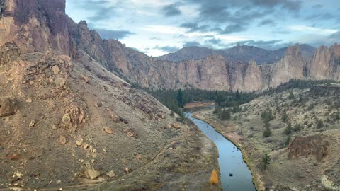 Central Oregon – Smith Rock State Park – Beautiful Panorama of Valley – 4K