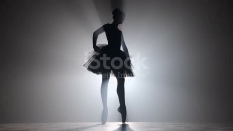 😱🤗 Ballerina in the spotlight smoke on big stage