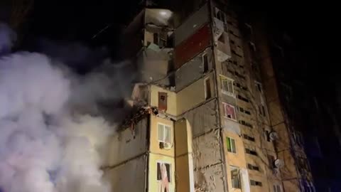 Zelenskyy shows the aftermath of a Russian Shahed drone hitting a residential building