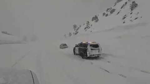 California's I-80 Donner Summit - Chaos after massive blizzard...