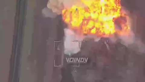 Lancet hits Ukranian T-64BV causing a catastrophic explosion