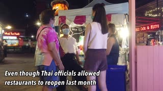 A street vendor girl in Bangkok flirted with me in front of her husband