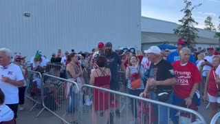 Wow 🔥 Big crowd at 8:30am on Monday in Summerville, South Carolina to see Pres. Trump