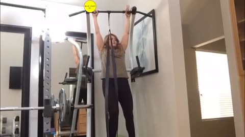 WORKOUT GIRL FAILS IN GYM
