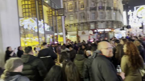 Leicester Square Mob dance on Bollywood Punjabi MC