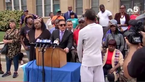 Chicago Resident Goes Nuts on Democrat Leaders for Letting Illegals Take Over City