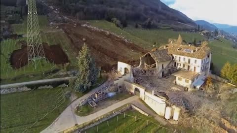 Italian landslide_ Huge boulders destroy buildings in South Tyrol