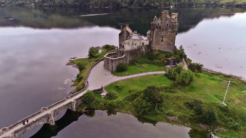 BEAUTIFUL SCOTLAND (Highlands / Isle of Skye) AERIAL DRONE 4K VIDEO