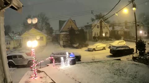 Timelapse shows Cincinnati street blanked by blizzard