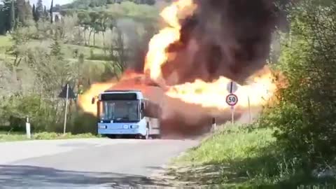 👀 Battery fire on an ELECTRIC vehicle! 😬