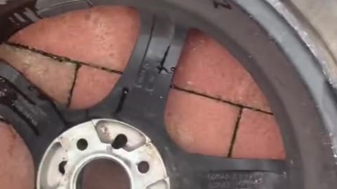 Will the wheel hub be scratched?