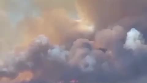 🔥🇦🇷👁⏰️ Forest fire in Mina Clavero, in the province of Córdoba, Argentina.