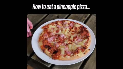 🤣 HOW TO 👨🏻‍⚖️ best Serve 🤣 PINEAPPLE 🍕 PIZZA 🗑🚽 by ROBBO DA YOBBO