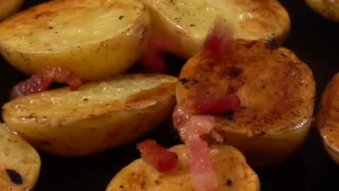 Easy bacon roasted potatoes!