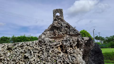 <> THE CORAL CASTLE <>