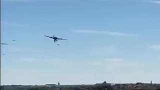 B-17 Crashes Into Other Plane At Dallas Air Show