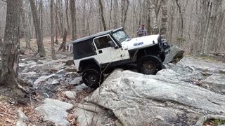 Jeeps doin' Redneck'R stuff