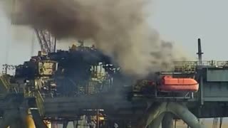 🚨#BREAKING: LARGE FIRE BREAKS OUT AT A MULTI-STORY OIL RIG WITH HAZARDOUS MATERIALS BURNING