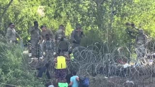 TEXAS DPS🛃BLOCKING ILLEGAL MIGRANTS FROM ENTERING TEXAS🛗🐚🛂💫