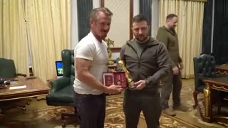 PATHETIC... Sean Penn Hands Over One of His Oscars to Zelenskyy