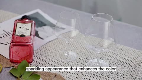 Lead free crystal glasses enhances the color and aroma of the brandy.