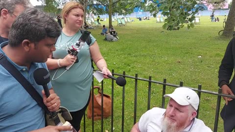 Hate Preacher Begging Muslims For A Conversation! Hamza And Visitor Speakers Corner Sam Dawah