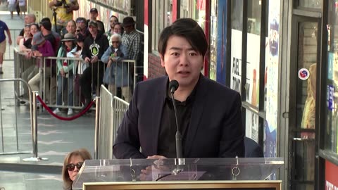 Chinese pianist Lang Lang receives Hollywood star