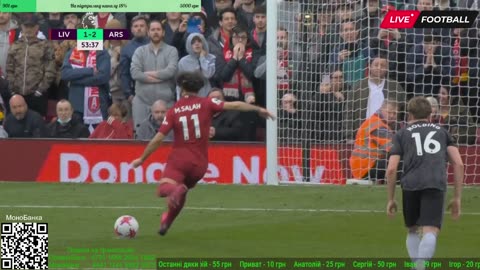 Salah misses the penalty
