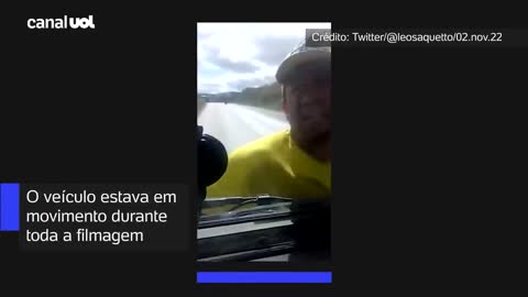 Vídeo flagra homem preso a caminhão após veículo furar bloqueio