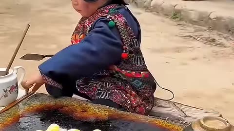 Chinese burger Grandpa and grandson cooperate in making food
