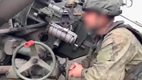 Shoot from all weapons! Tanks and artillery destroy the positions of the Armed Forces of Ukraine
