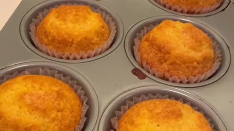 Cornbread cupcakes 😳 #grubspot #chicken #cupcake #food #foodtiktok