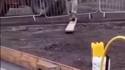 Work fail! Man fell in gutter while he's at work