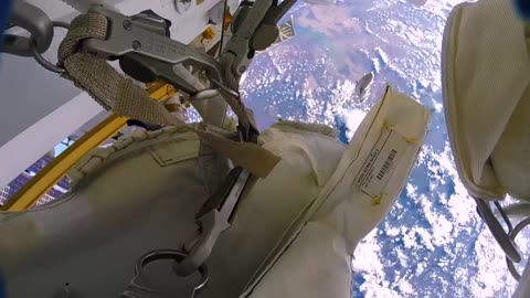 Astronauts accidentally lose a shield in space(GOPRO 8k)