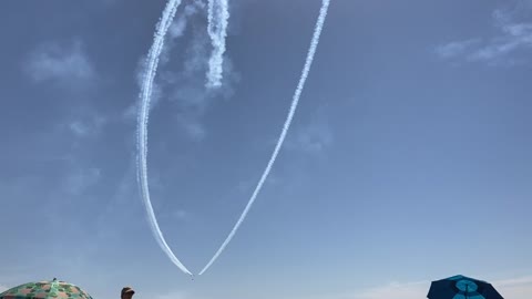 Clip of Air Force Thunderbirds “Making a Heart.”