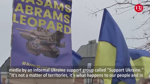 'Give us Leopard tanks' Ukraine protesters tell EU