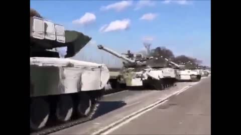 Russian Tanks Headed West Just 3,4 Km To Ukraine | 2/25/22