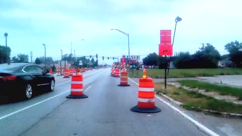 Construction 14, Gliding Thru The Cones,Grainy, 151st and Dixie Hwy, Harvey IL FHD24p40s 7C